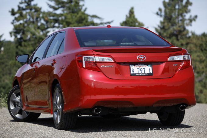 Toyota отзывает более 800 000 Camry, Venza и Avalon