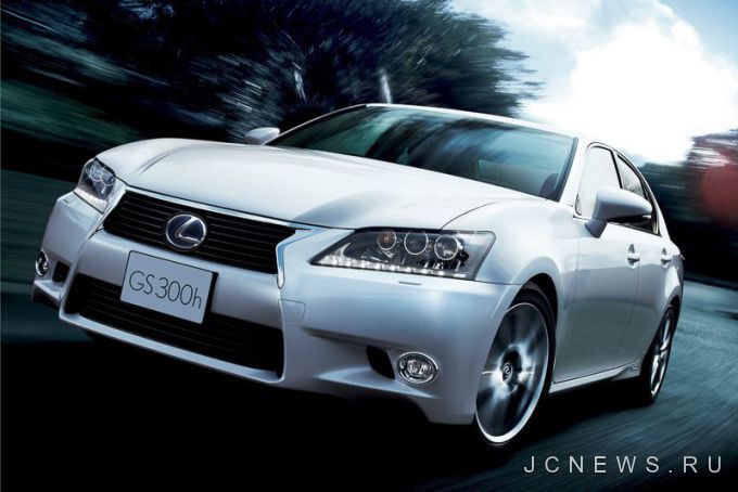 Lexus начинает продажи гибрида GS 300h в Японии