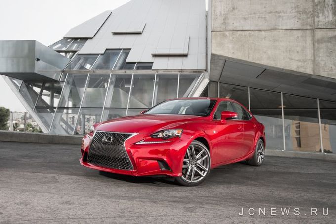 Esquire назвал Lexus автомобилем года