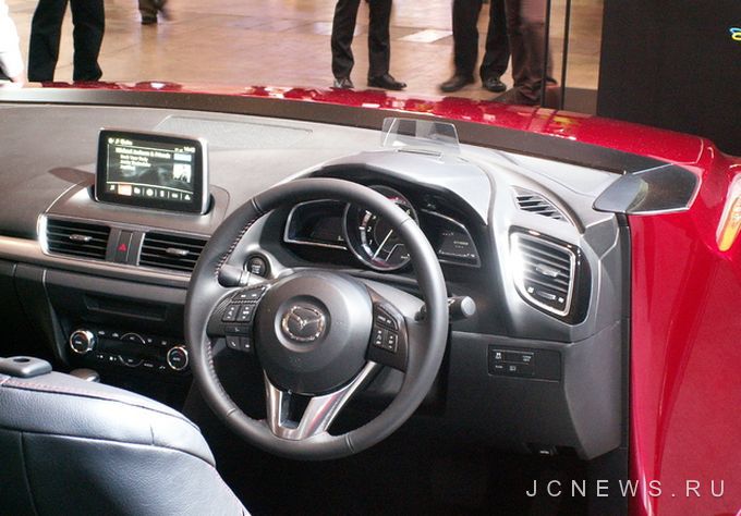 Mazda3 получит проекционную приборную панель